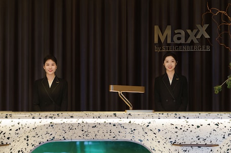 Reception. Maxx by Steigenberger on the Bund