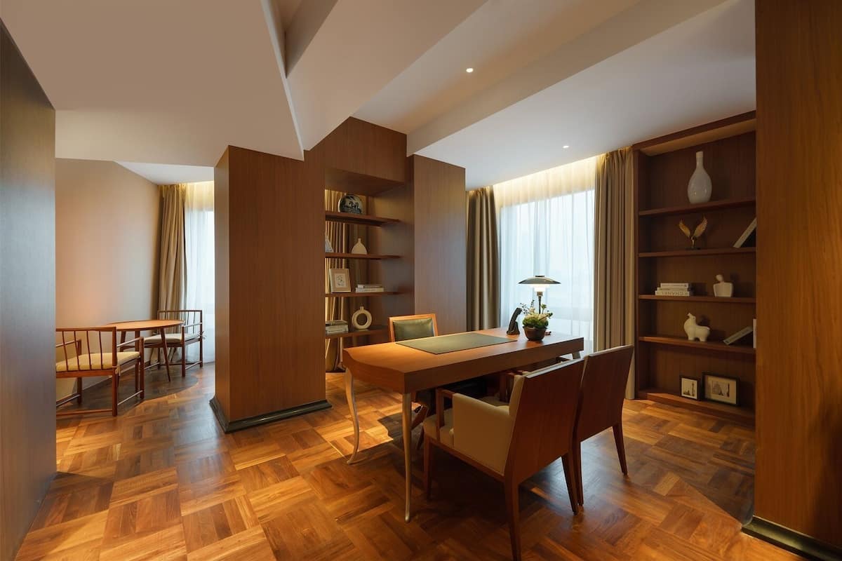 Presidential-Suite, Flussblick | Wohnbereich | 42-Zoll-Flachbildfernseher mit Kabelempfang, Fernseher, DVD-Player