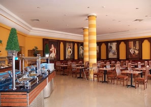 Café da manhã, almoço e jantar