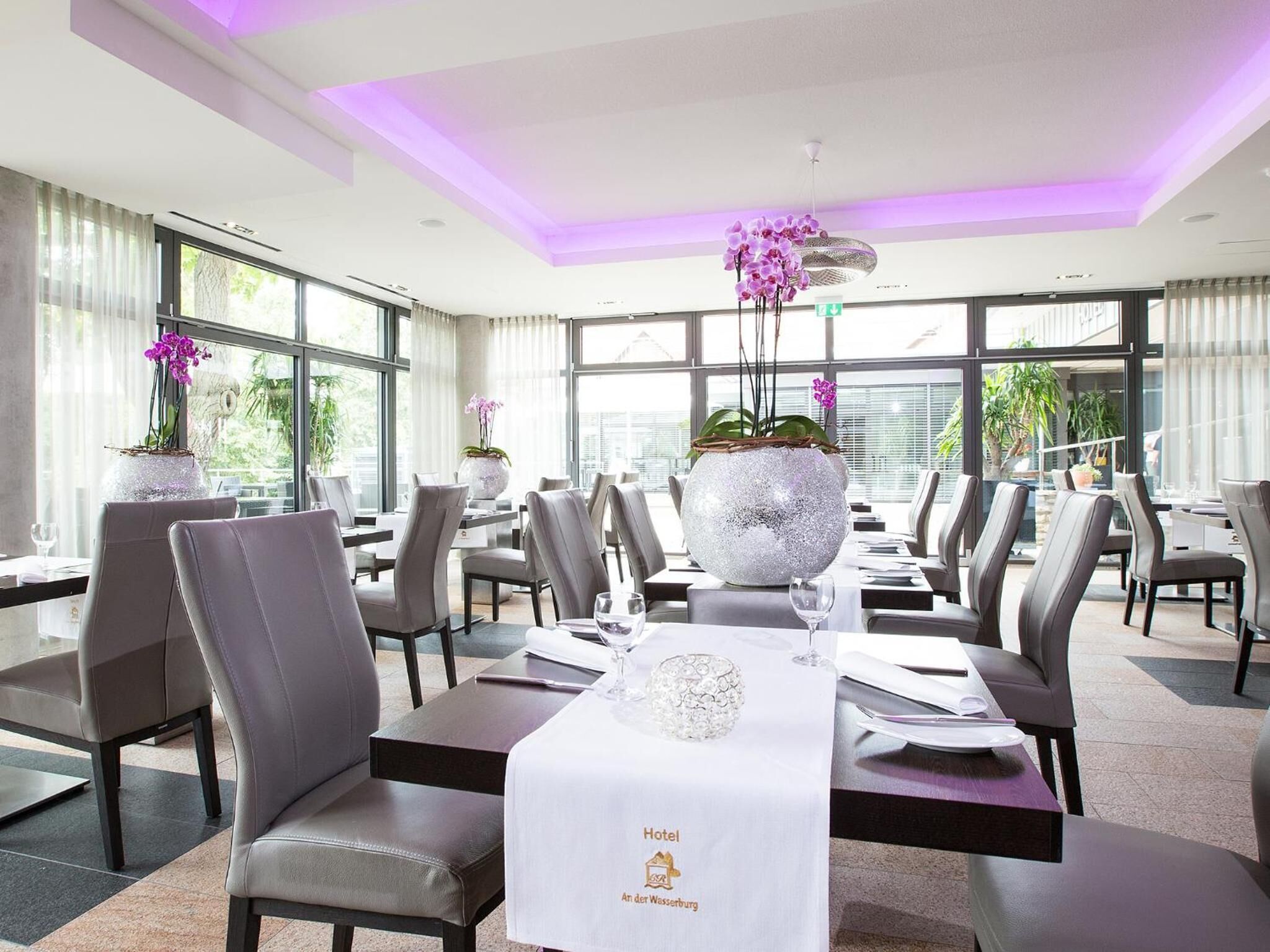 breakfast, lunch, dinner served; german cuisine