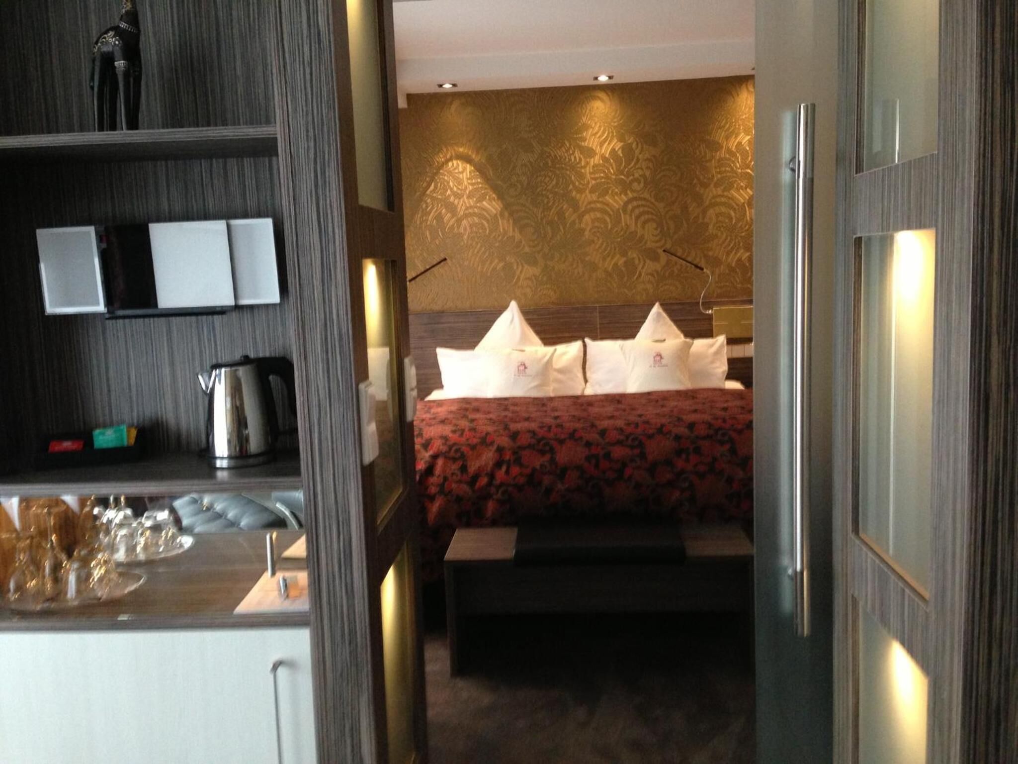 1 bedroom, minibar, in-room safe, individually decorated