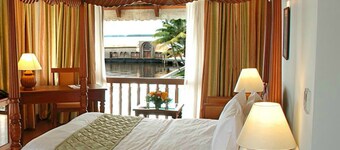 Lemon Tree Vembanad Lake Resort, Kerala