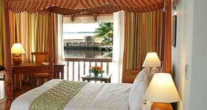 Lemon Tree Vembanad Lake Resort, Kerala