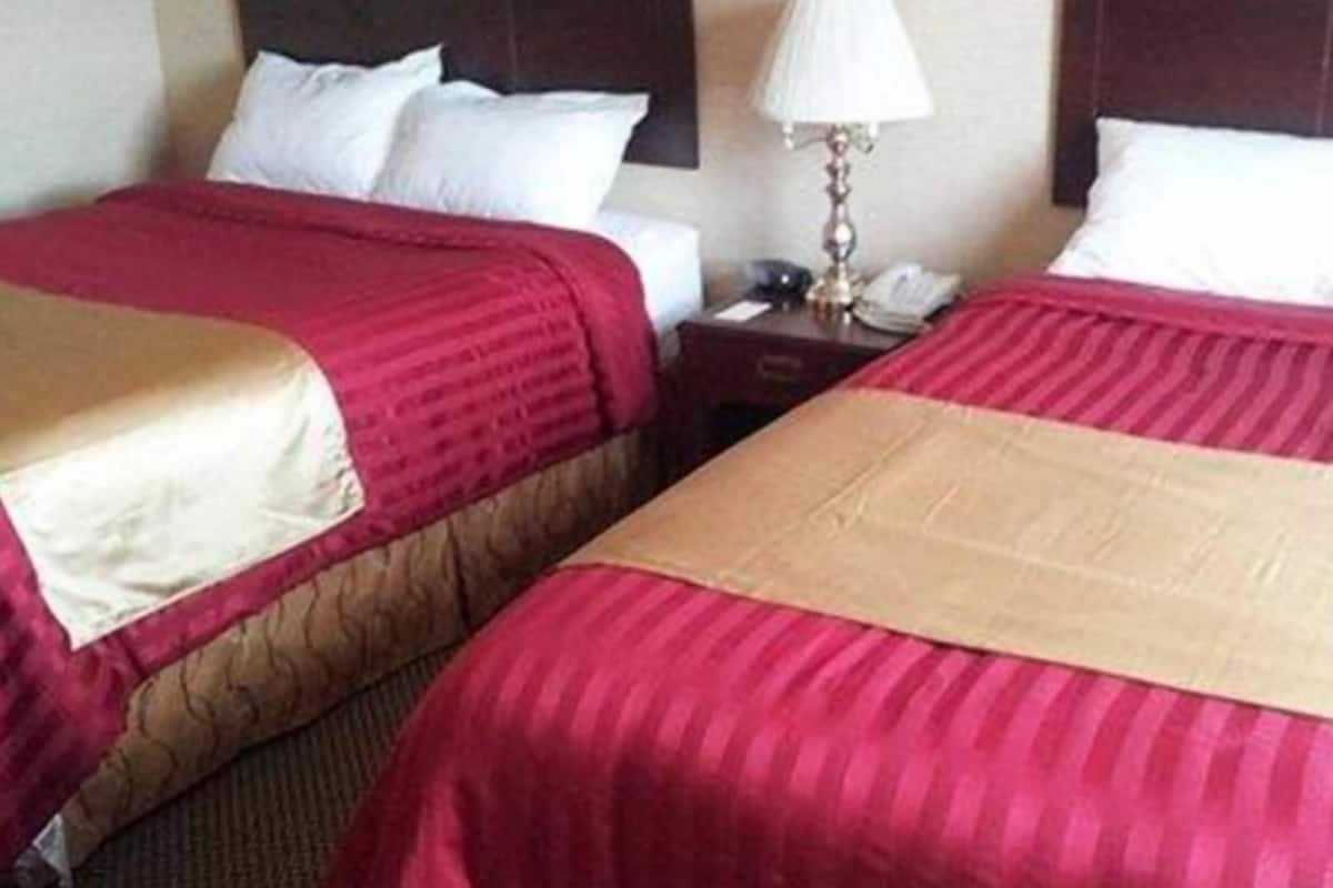 Desk, iron/ironing board, free WiFi, bed sheets