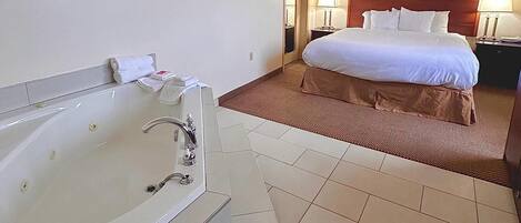 Bureau, fer et planche à repasser, lits bébé (gratuits), Wi-Fi