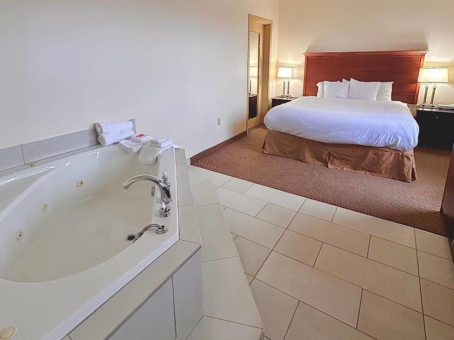 Desk, iron/ironing board, free cots/infant beds, WiFi