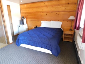 1 bedroom, pillow-top beds, desk, iron/ironing board