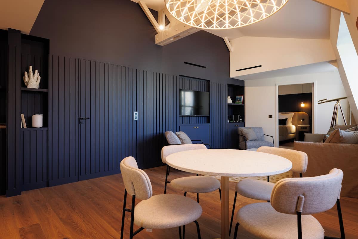 Signature Suite