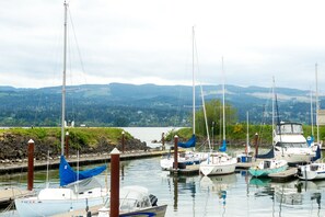 Boating - Columbia Gorge Inn (Cascade Locks)