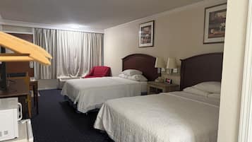 Deluxe-Zimmer, 2 Queen-Betten, Nichtraucher | Schallisolierte Zimmer, Bügeleisen/Bügelbrett, kostenloses WLAN