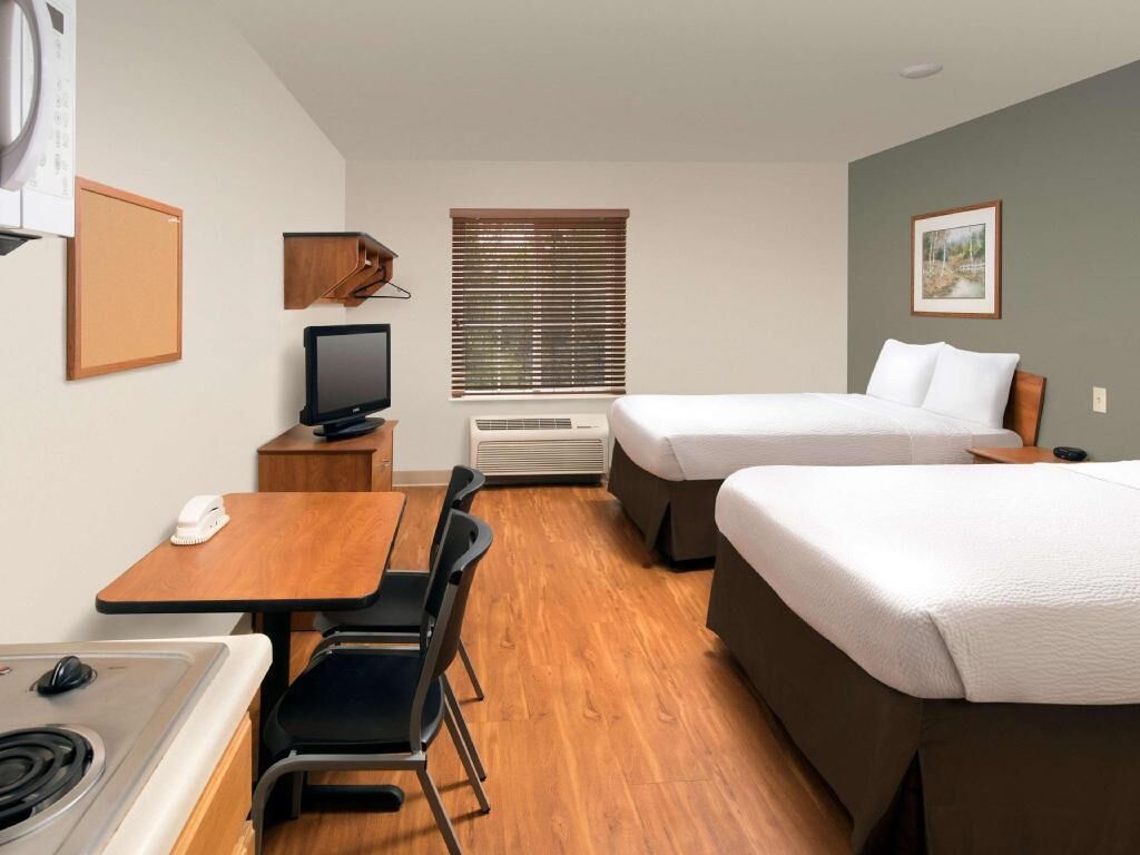 Desk, laptop workspace, iron/ironing board, free WiFi