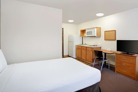 WoodSpring Suites Asheville Biltmore West - Image 14