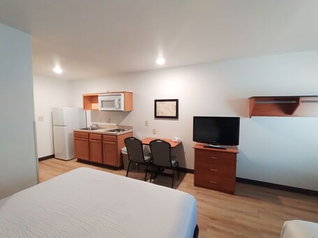 WoodSpring Suites Asheville Biltmore West - Image 2