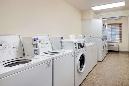 WoodSpring Suites Asheville Biltmore West - Image 17
