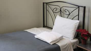 Single Room | Blackout curtains, free WiFi