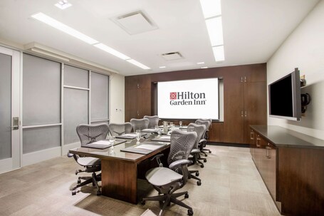 Hilton Garden Inn New York West 35th Street - Image 38