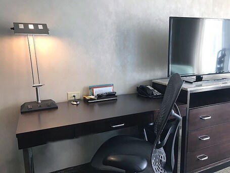 Hilton Garden Inn New York West 35th Street - Image 28