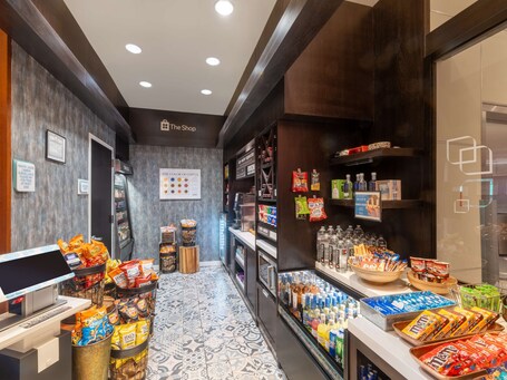 Hilton Garden Inn New York West 35th Street - Image 30