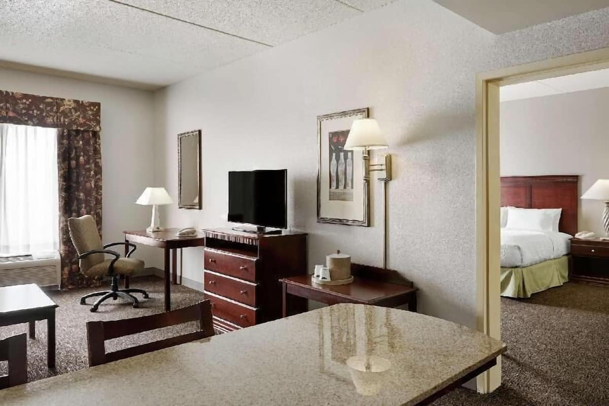 Desk, blackout drapes, iron/ironing board, free WiFi