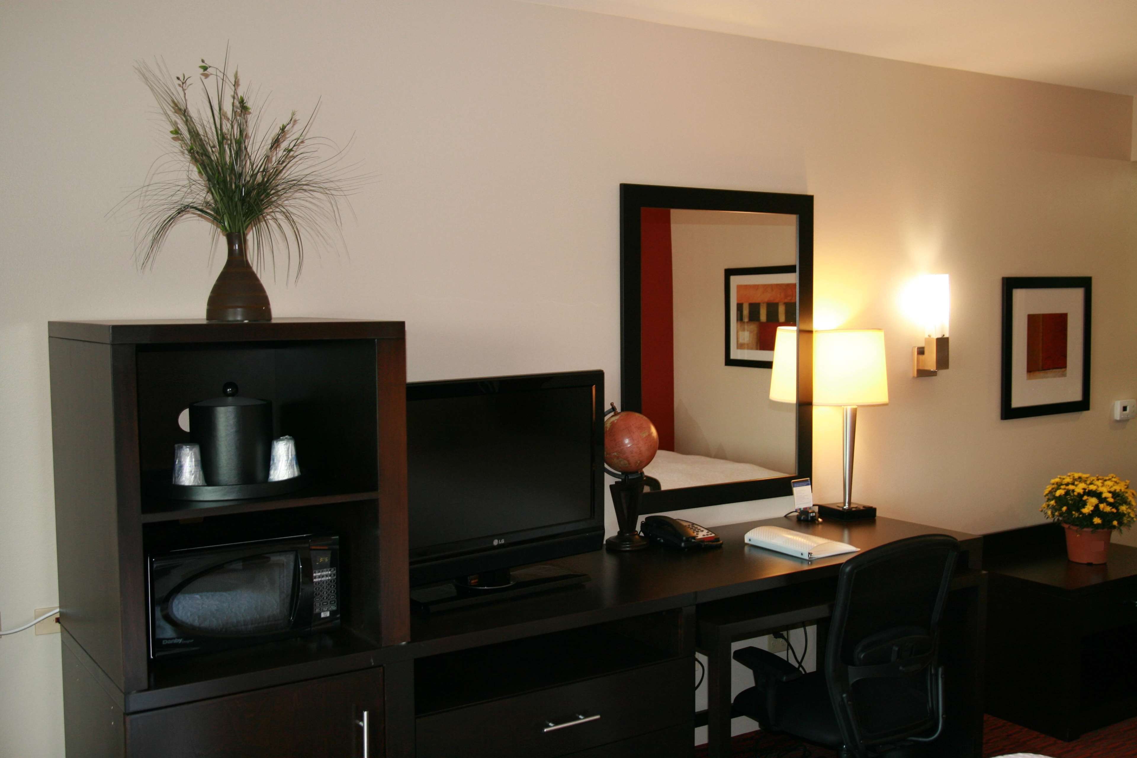 two queen beds non smoking | in-room safe, iron/ironing board, free cots/infant beds, free wifi