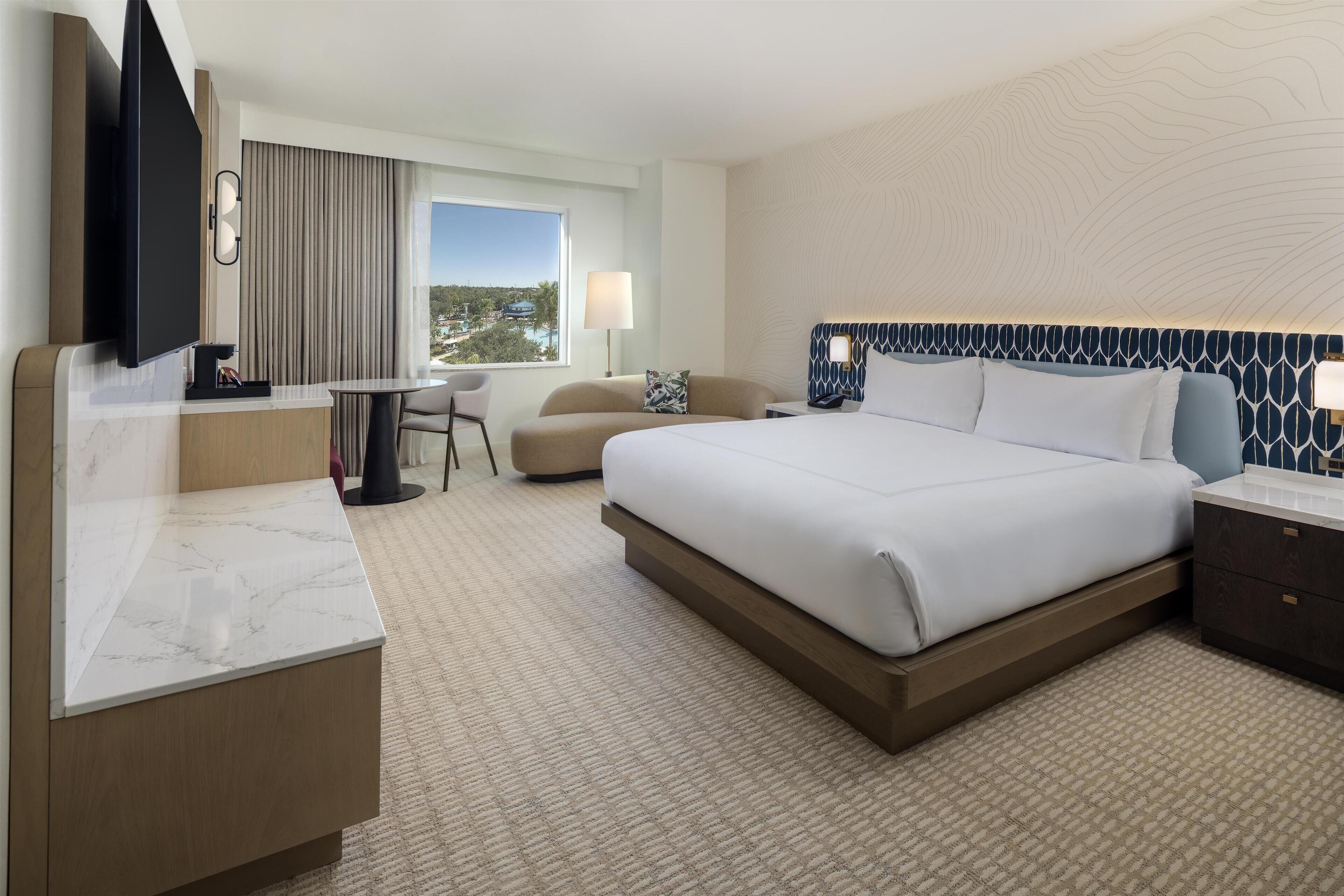 一特大床客房 | 高級寢具、羽絨被、房內夾萬、書桌