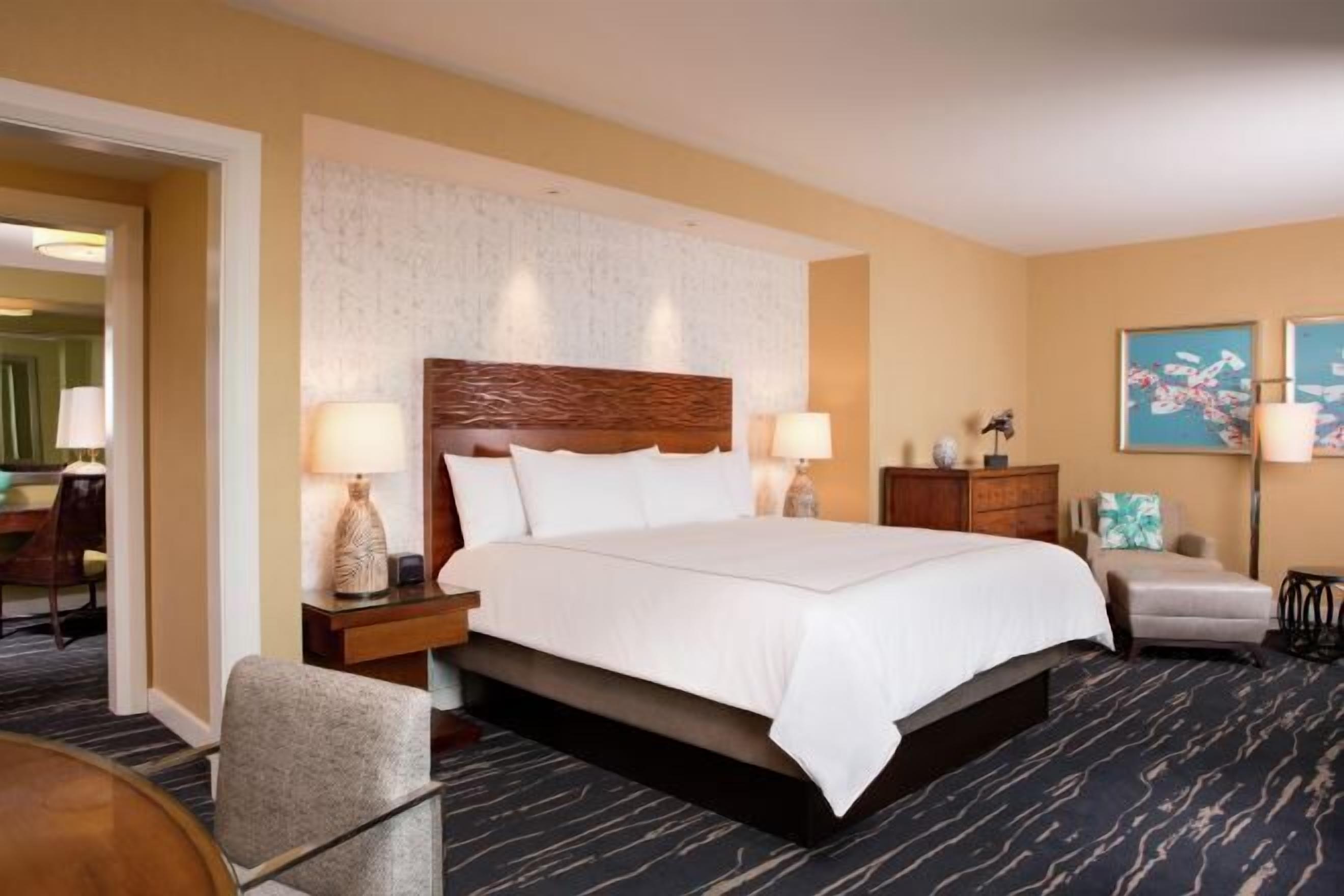 Premium bedding, down comforters, in-room safe, desk