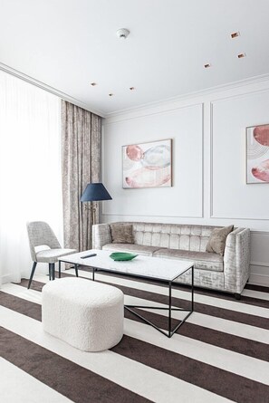 LCD TV - Balkan Orient Express (Belgrade)