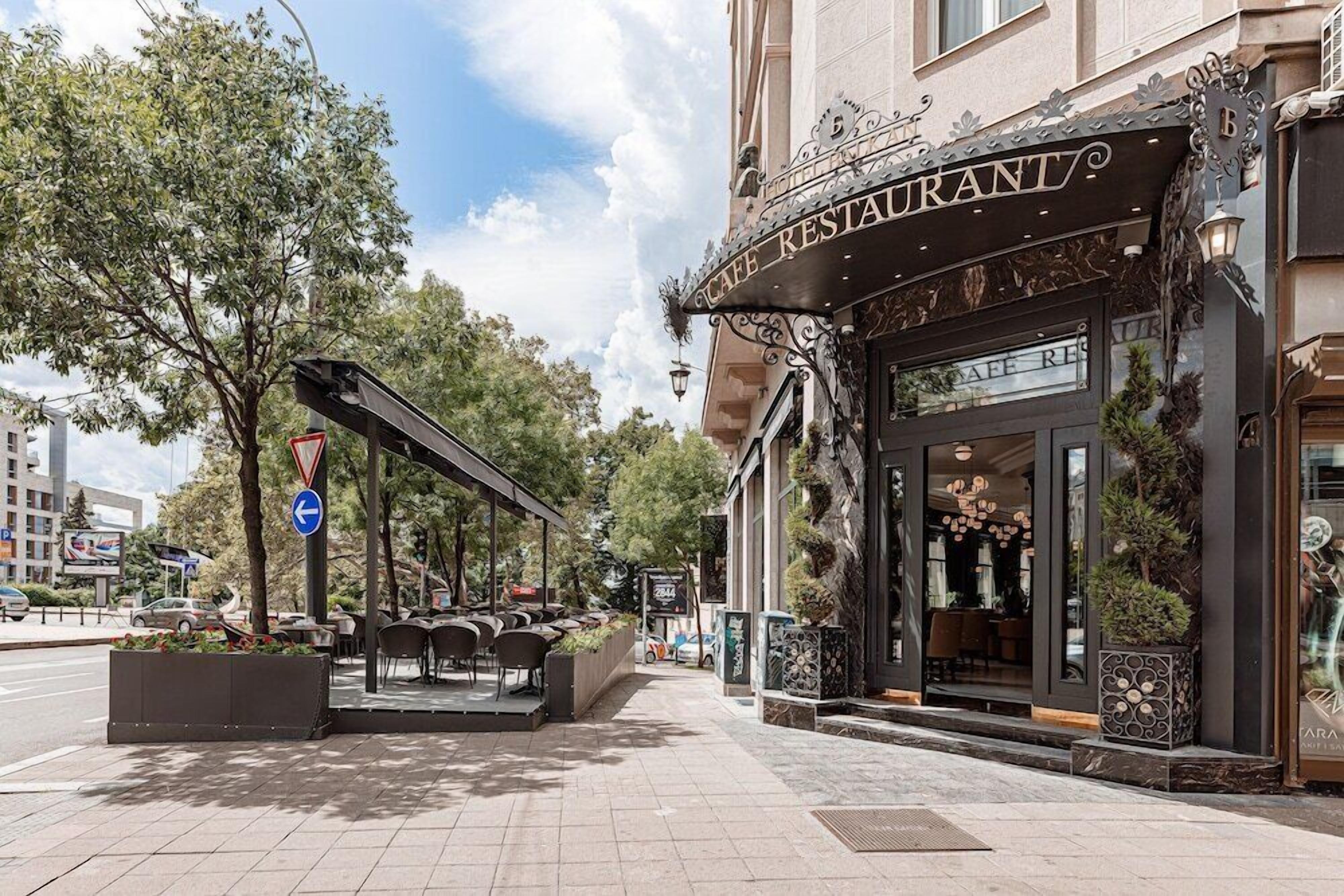 บริเวณภายนอก