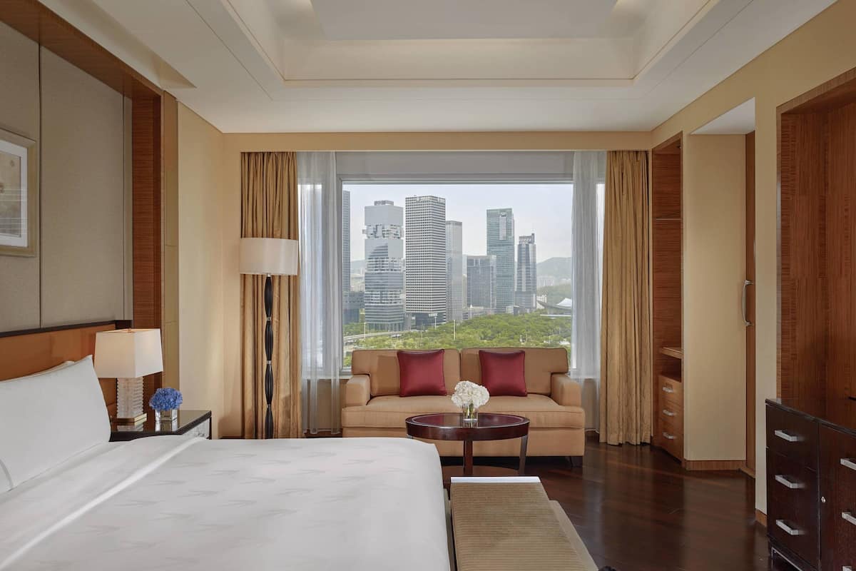 Deluxe Garden View King Bed Room
