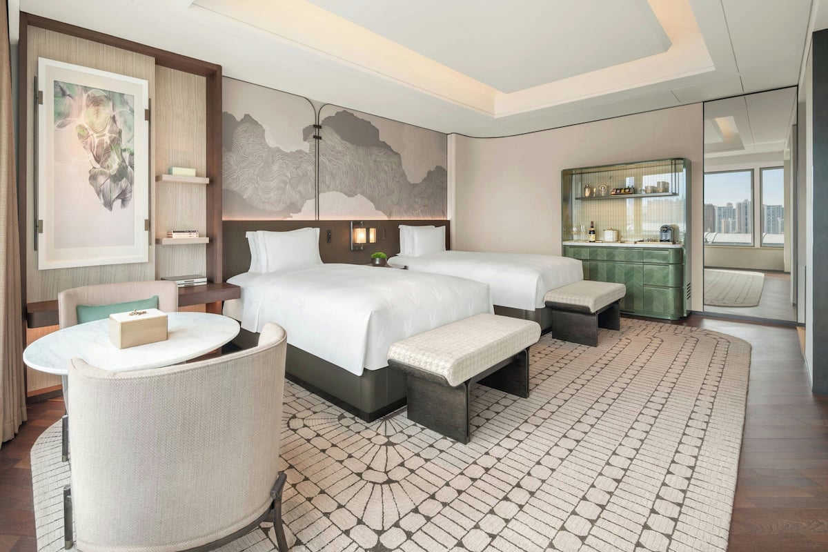 design twin room | 1 bedroom, premium bedding, minibar, in-room safe