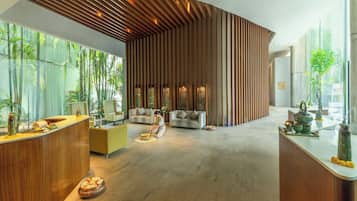 Sauna, steam room, Turkish bath/hammam, body treatments, aromatherapy