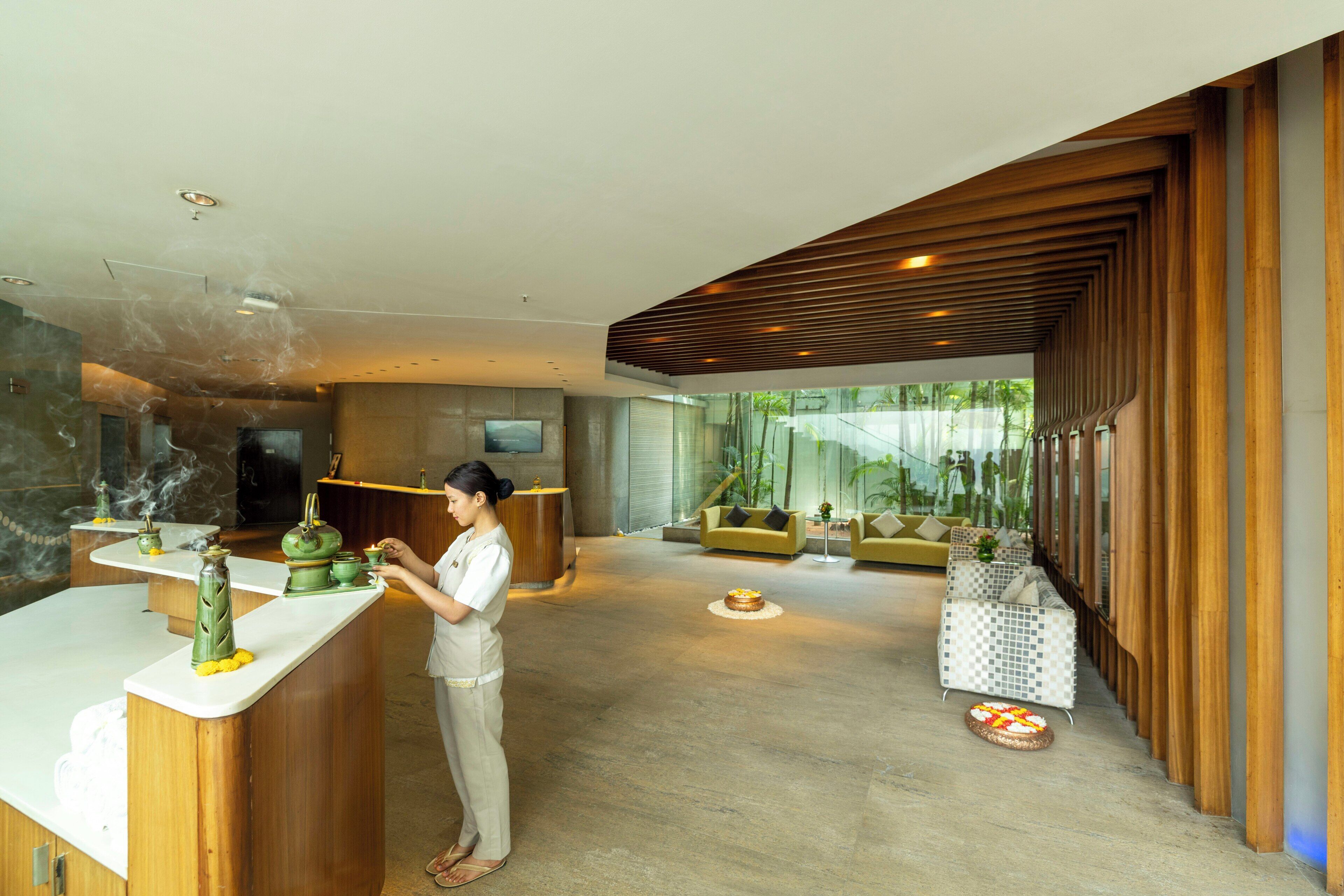 Sauna, steam room, Turkish bath/hammam, body treatments, aromatherapy