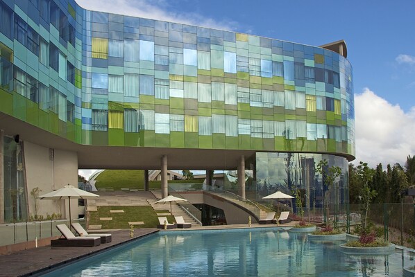 Exterior detail - Vivanta Bengaluru, Whitefield (Bengaluru)