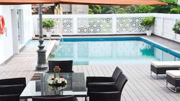 Outdoor pool, pool loungers
