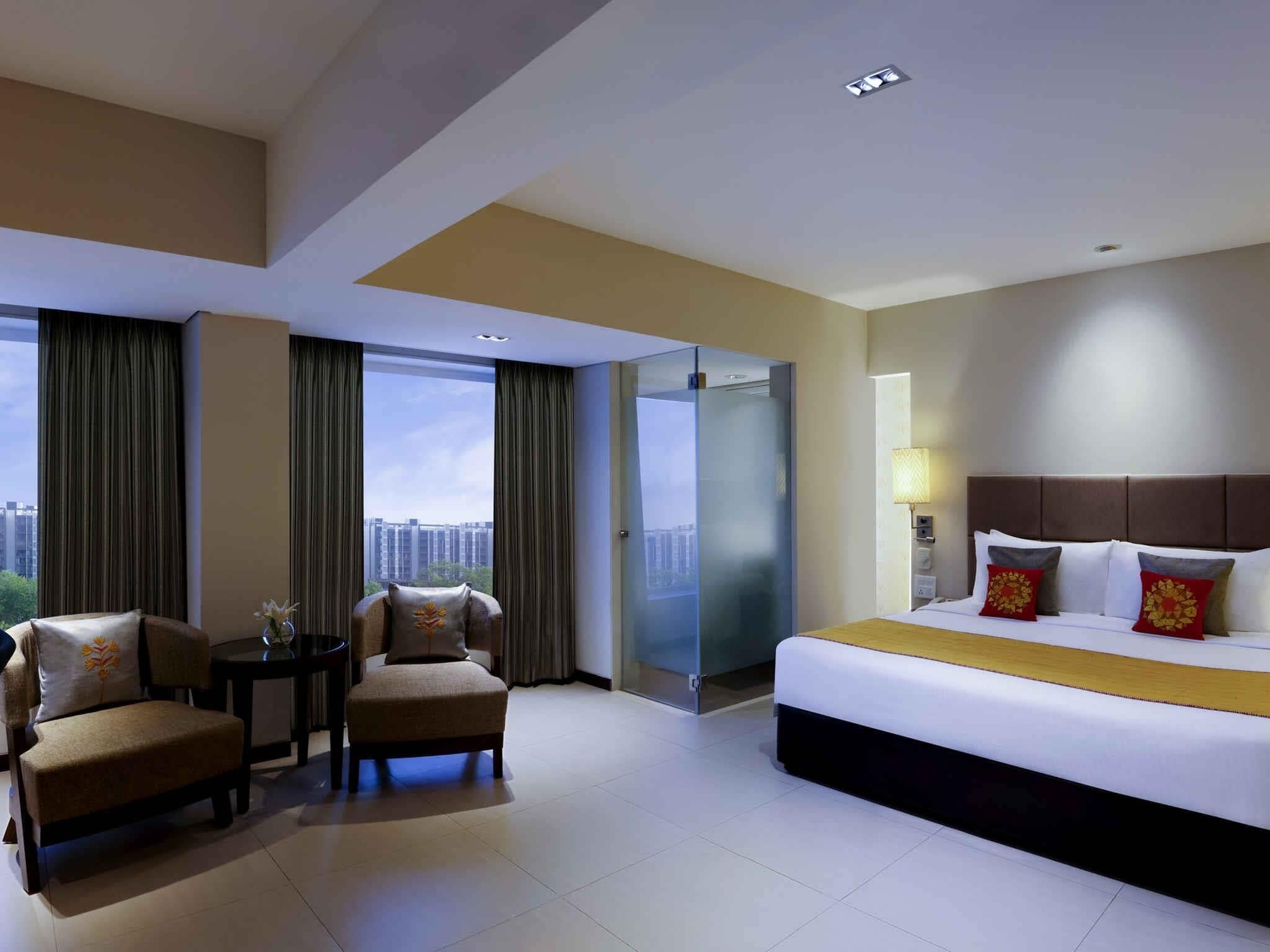 Executive Room, 1 King Bed | Egyptian cotton sheets, premium bedding, down comforters