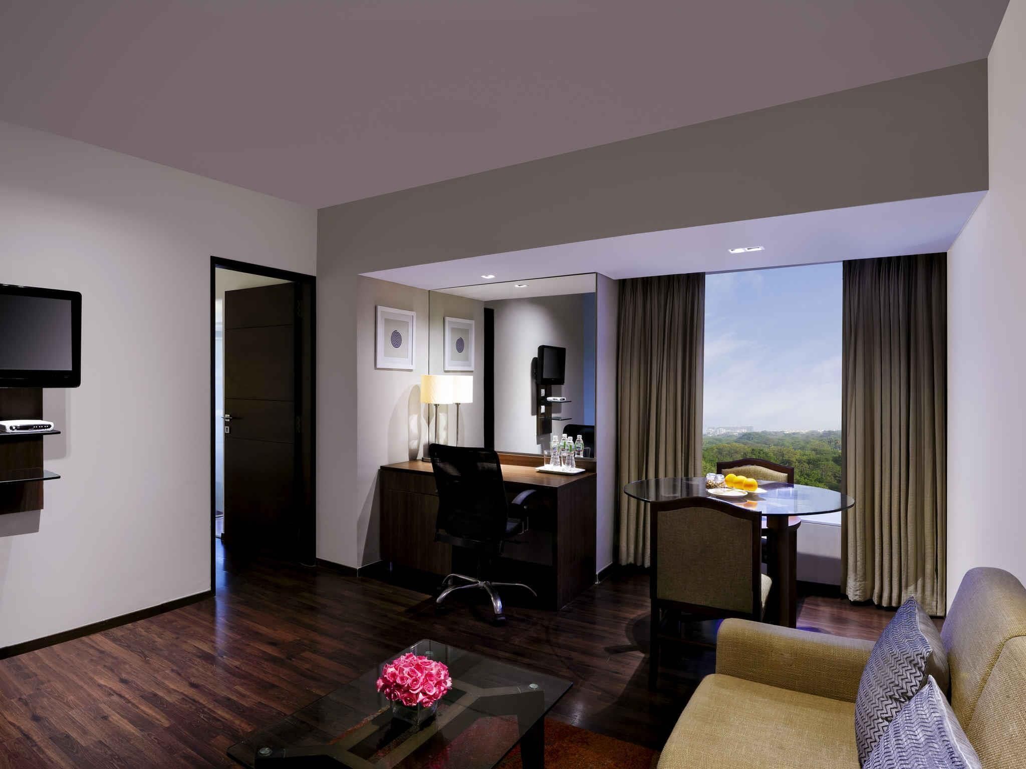 Premier Suite, 1 King Bed | Egyptian cotton sheets, premium bedding, down comforters