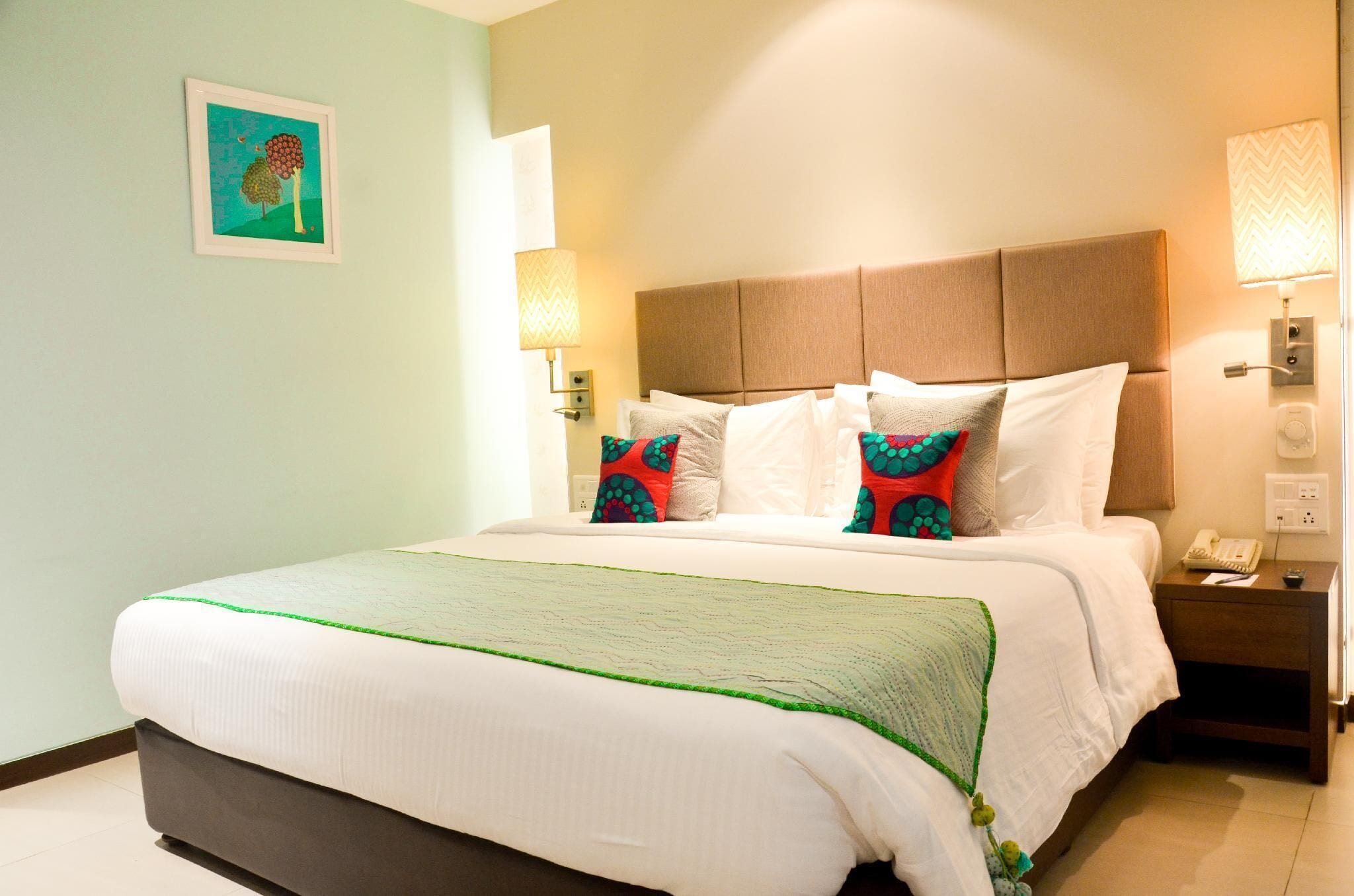 ห้องพรีเมียร์สวีท, เตียงคิงไซส์ 1 เตียง | ผ้าปูที่นอนฝ้ายอียิปต์, เครื่องนอนระดับพรีเมียม, ผ้านวมขนเป็ด