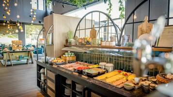 Päivittäinen buffetaamiainen maksusta