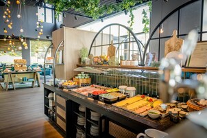 Desayuno buffet todos los días (con cargo)