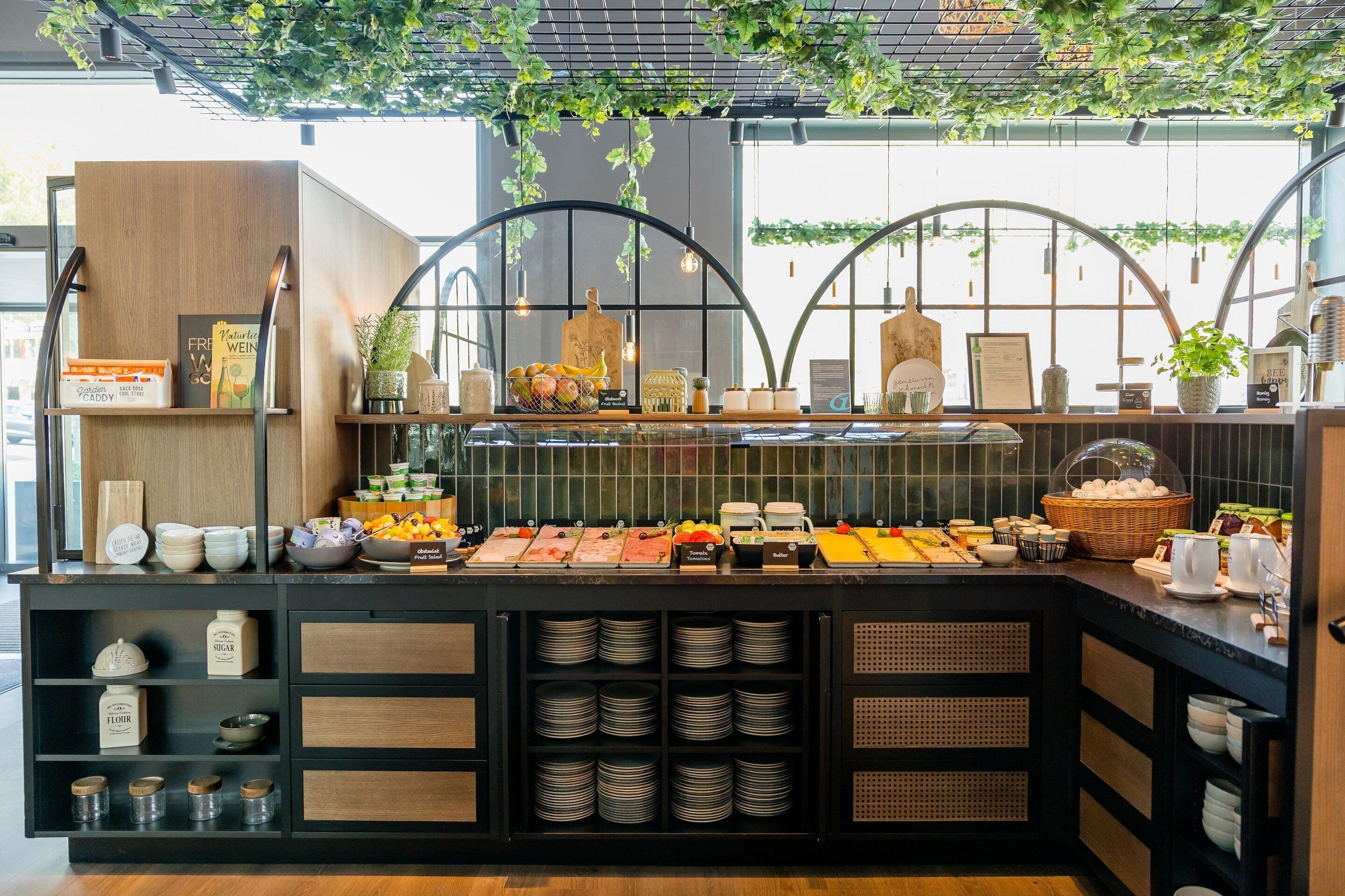 daily buffet breakfast for a fee