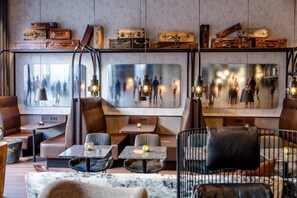 Bar (on property) - Motel One Nürnberg-City (Nuremberg)