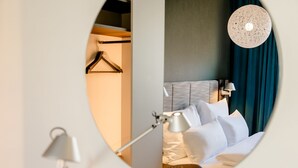 Room (THE ONE)