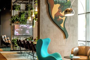 Bar (on property) - Motel One München-East Side (Munich)