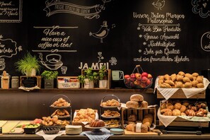 Desayuno buffet todos los días (con cargo)