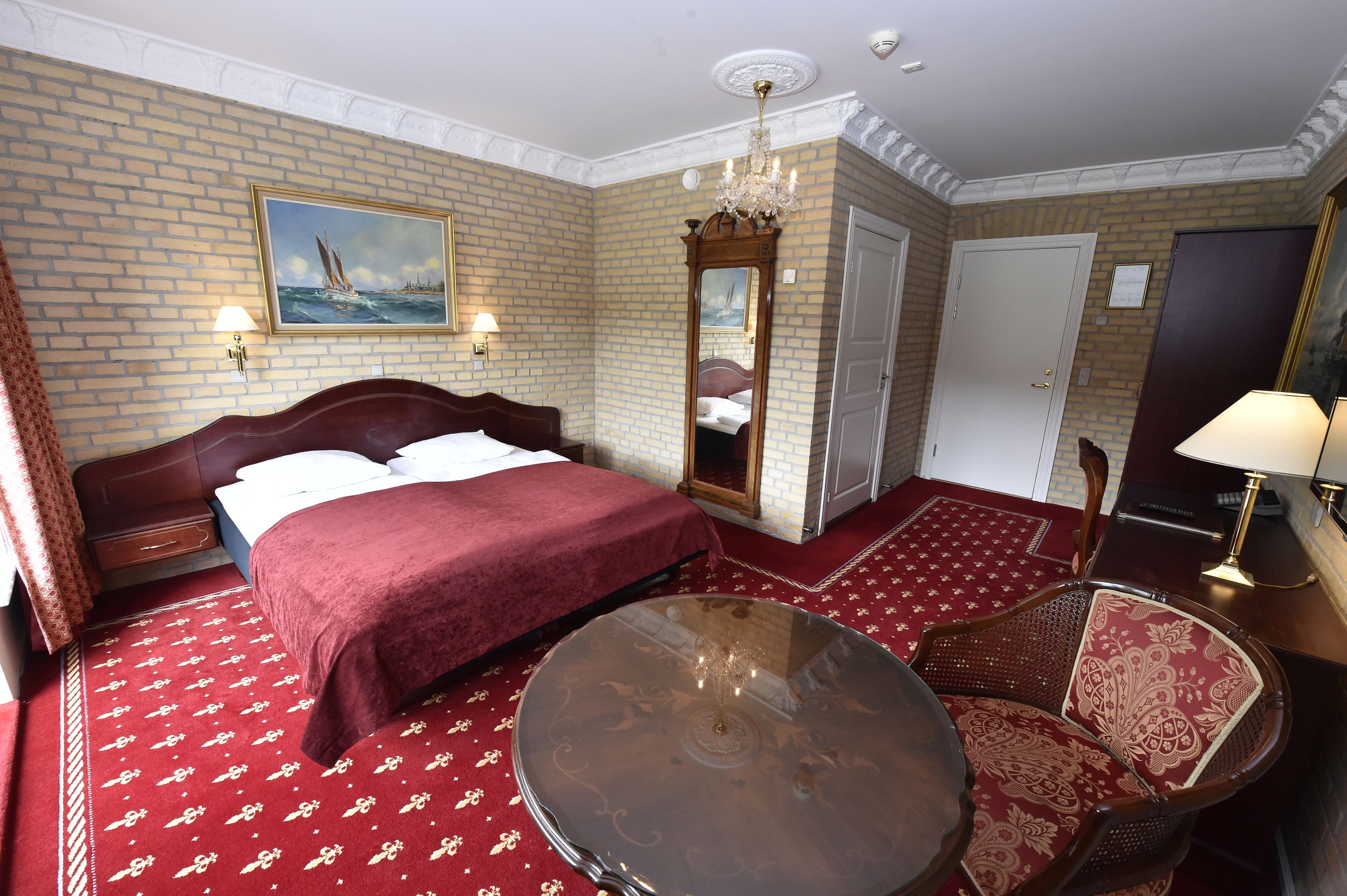 standard double room, terrace | 1 bedroom, pillow-top beds, desk, iron/ironing board