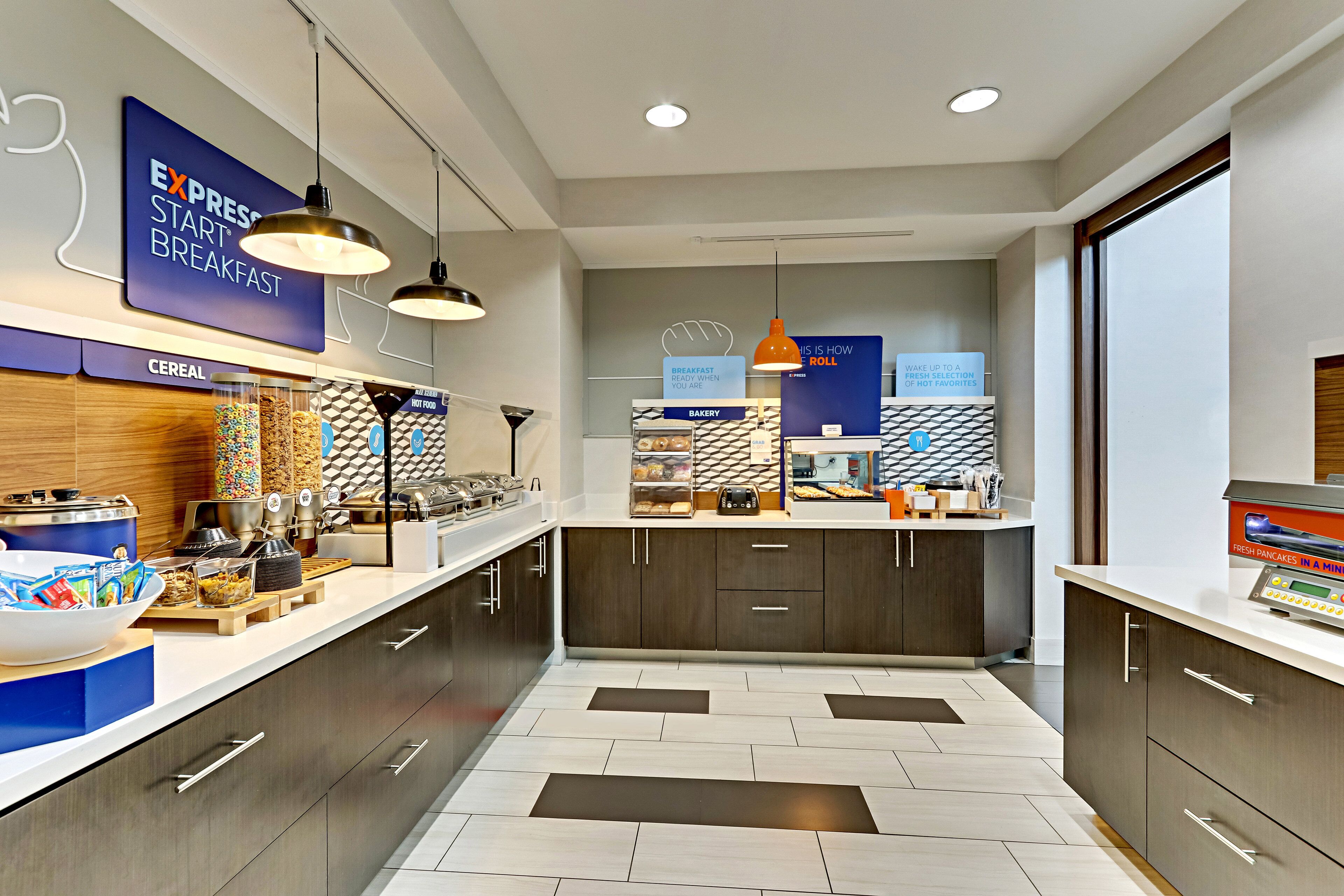 free buffet breakfast