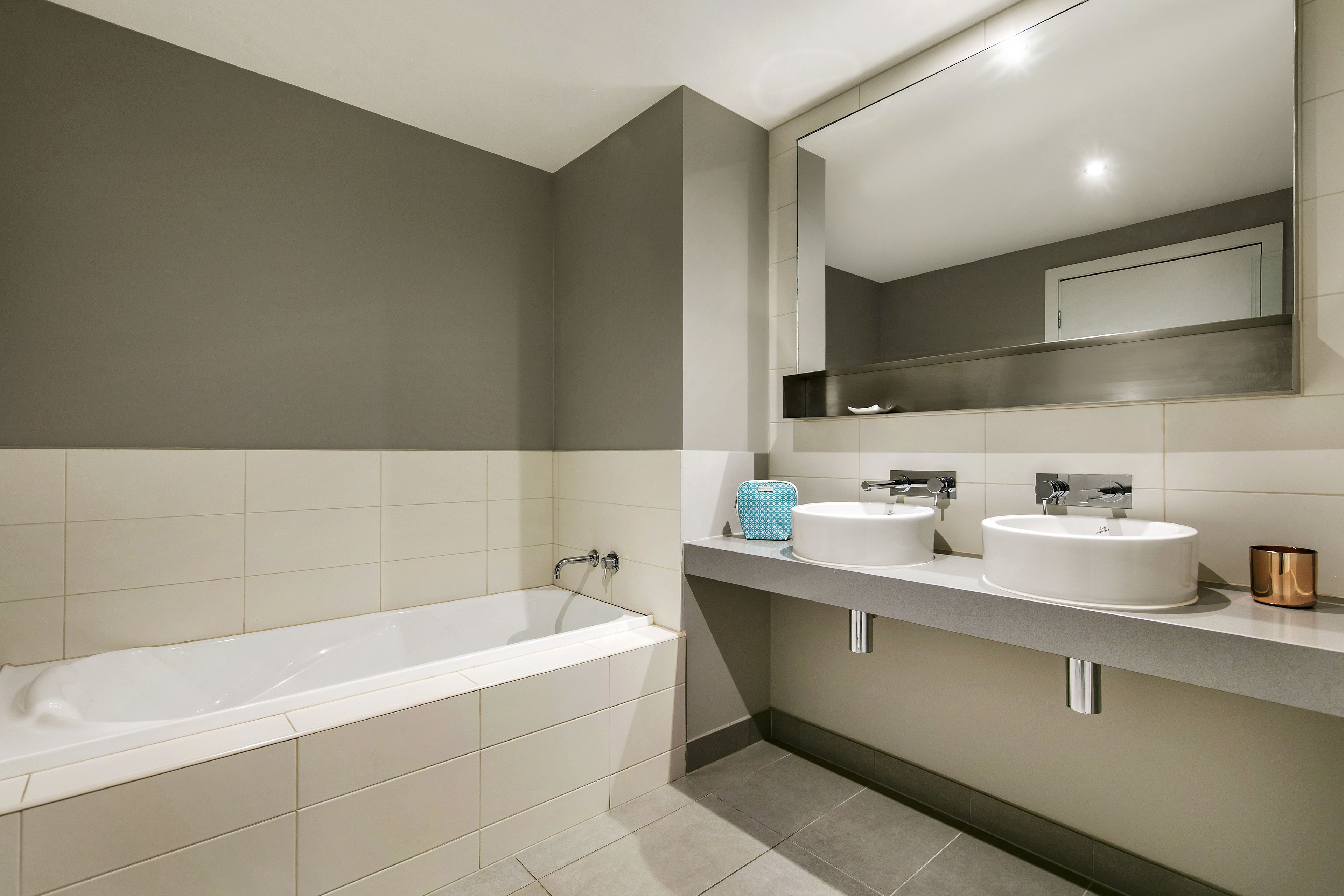one bedroom apartment | bathroom | shower, free toiletries, hair dryer, towels