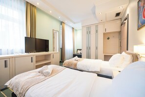 Double or Twin Room | Hypo-allergenic bedding, minibar, in-room safe, desk