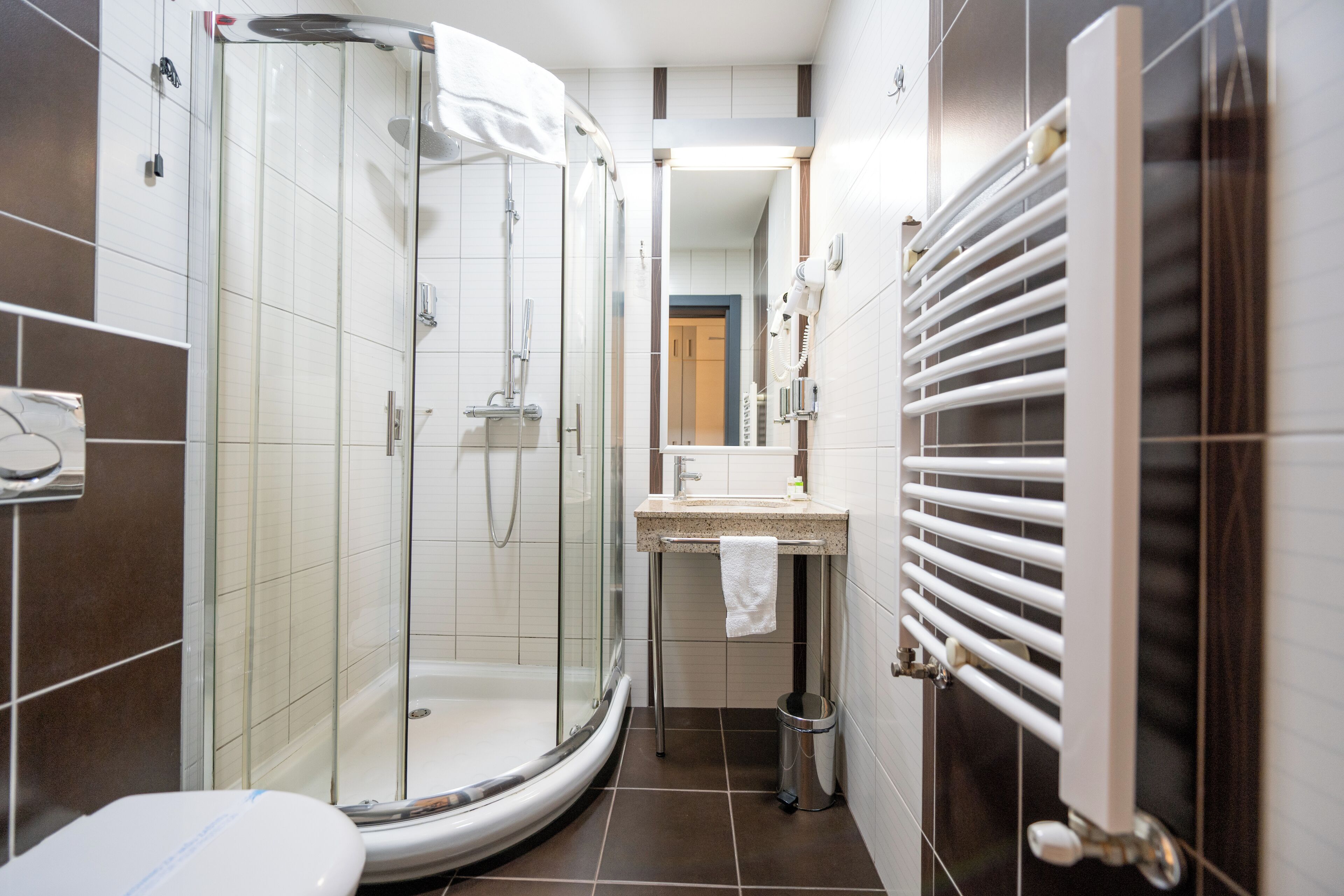 single room | bathroom | shower, free toiletries, hair dryer, towels