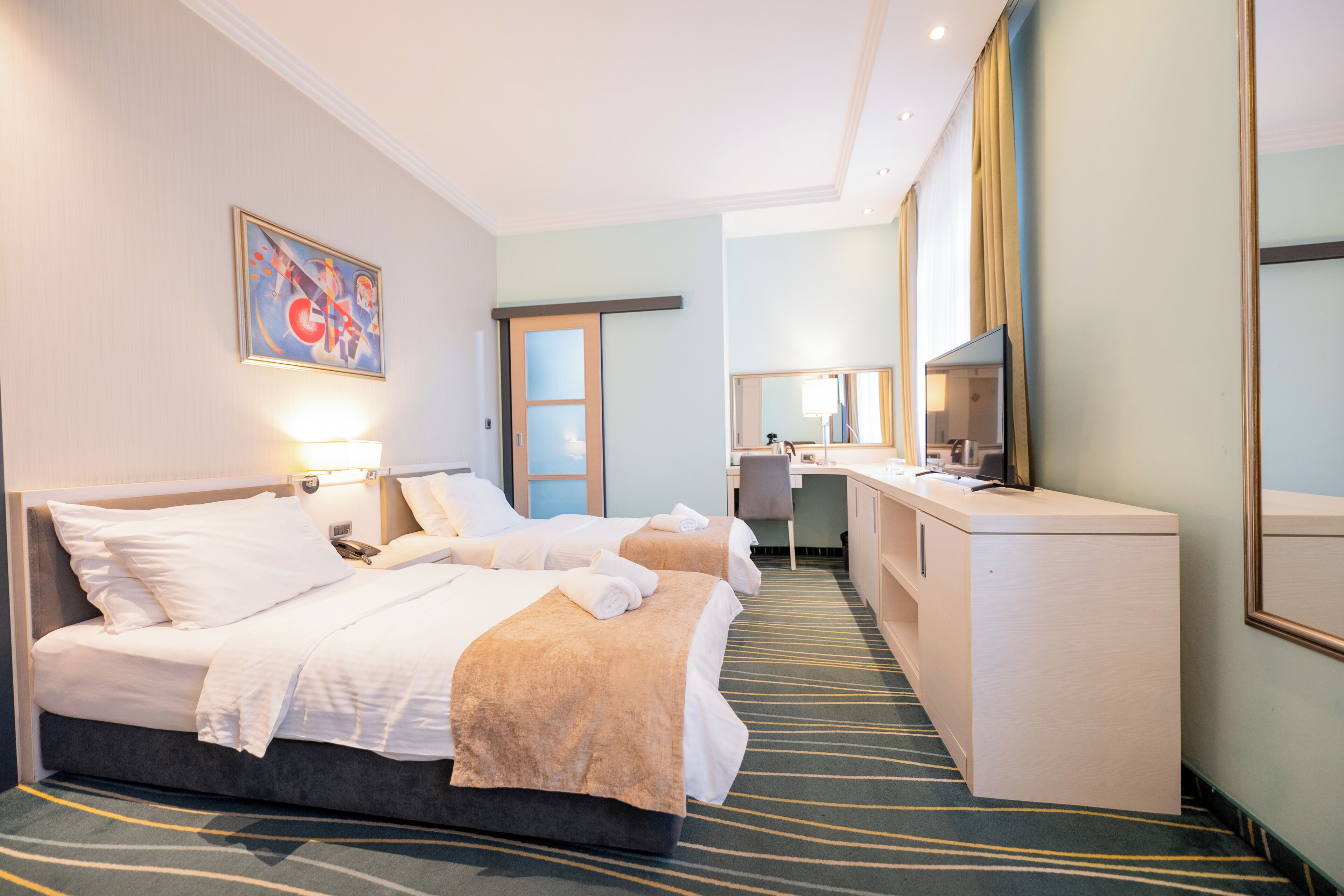 double or twin room | hypo-allergenic bedding, minibar, in-room safe, desk